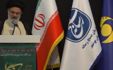 احترام ویژه آیت الله حسینی بوشهری به خبرنگاران در روز خبرنگار
